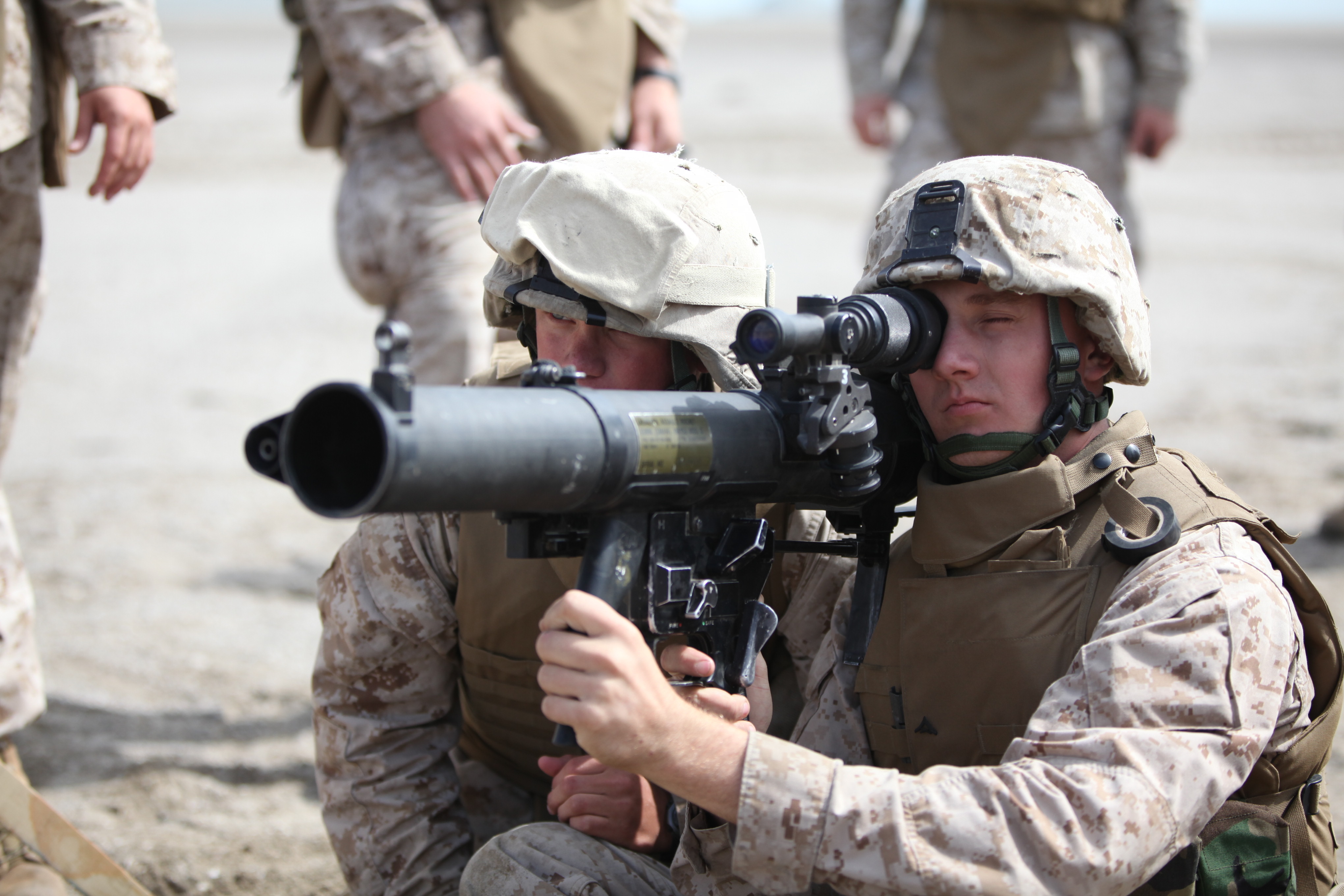 US Marine wielding an Mk 153 SMAW.jpg