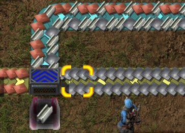 in this screen, both copper lanes and one iron lane (all on yellow belts) are sideloaded to the blue output belt